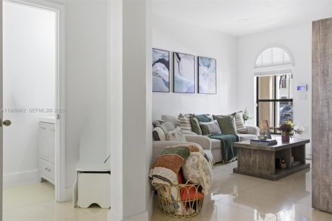 Adosado en venta en Doral, Florida, 3 dormitorios, 170.75 m2 № 2052040 - foto 16