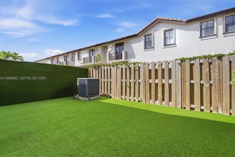 Adosado en venta en Doral, Florida, 3 dormitorios, 170.75 m2 № 2052040 - foto 29