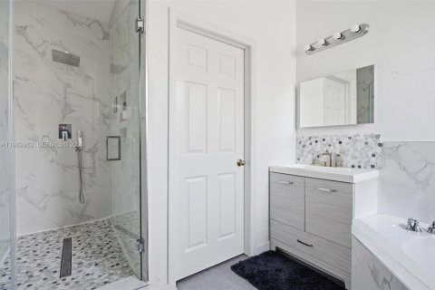 Adosado en venta en Doral, Florida, 3 dormitorios, 170.75 m2 № 2052040 - foto 22