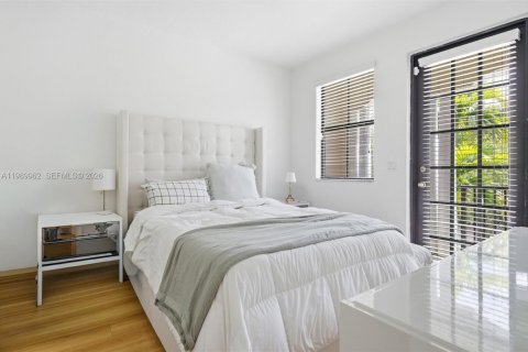 Adosado en venta en Doral, Florida, 3 dormitorios, 170.75 m2 № 2052040 - foto 23