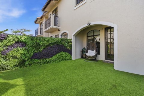 Adosado en venta en Doral, Florida, 3 dormitorios, 170.75 m2 № 2052040 - foto 4