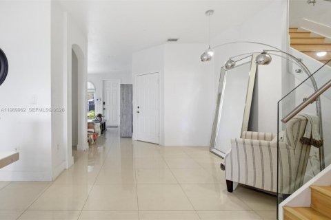 Adosado en venta en Doral, Florida, 3 dormitorios, 170.75 m2 № 2052040 - foto 10