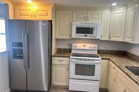 Condo in Clearwater, Florida, 2 bedrooms  № 1743308 - photo 12