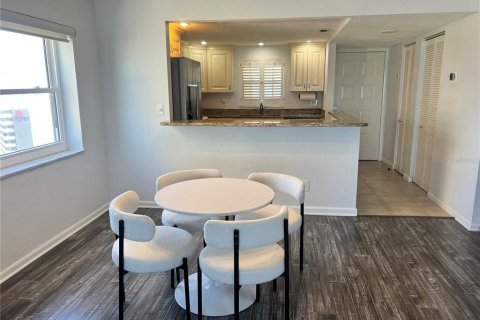 Condo in Clearwater, Florida, 2 bedrooms  № 1743308 - photo 10