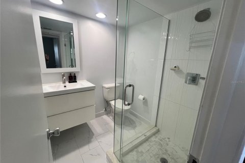 Condo in Clearwater, Florida, 2 bedrooms  № 1743308 - photo 13