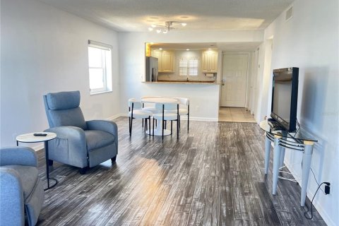 Condo in Clearwater, Florida, 2 bedrooms  № 1743308 - photo 7