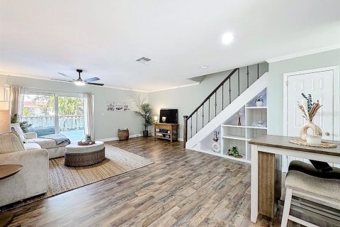 Adosado en venta en Saint Petersburg, Florida, 3 dormitorios, 120.77 m2 № 2109677 - foto 10