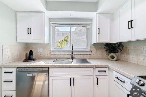 Adosado en venta en Saint Petersburg, Florida, 3 dormitorios, 120.77 m2 № 2109677 - foto 9