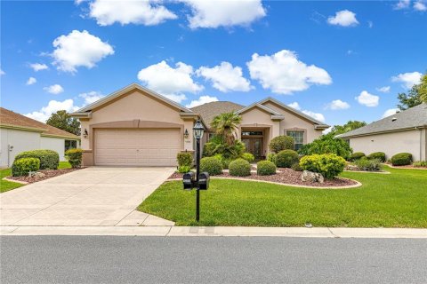Casa en Summerfield, Florida 3 dormitorios, 181.9 m2 № 2110590