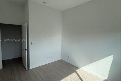 Townhouse in Fort Lauderdale, Florida 3 bedrooms, 3784.19 sq.m. № 1994166 - photo 18