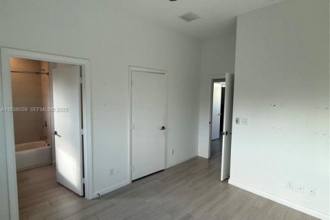 Townhouse in Fort Lauderdale, Florida 3 bedrooms, 3784.19 sq.m. № 1994166 - photo 17