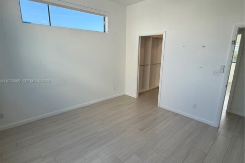 Townhouse in Fort Lauderdale, Florida 3 bedrooms, 3784.19 sq.m. № 1994166 - photo 11