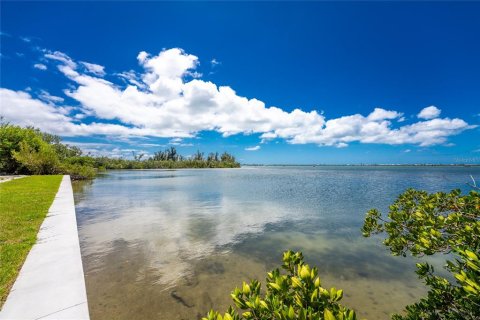 House in Placida, Florida 2 bedrooms, 138.8 sq.m. № 2103665 - photo 3