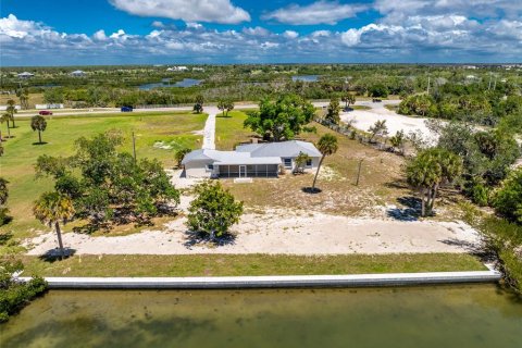 House in Placida, Florida 2 bedrooms, 138.8 sq.m. № 2103665 - photo 30