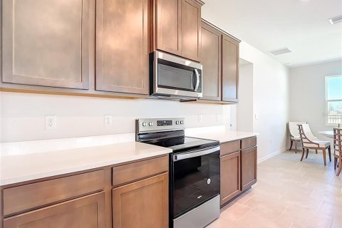 House in San Antonio, Florida 4 bedrooms, 262.73 sq.m. № 2200632 - photo 6