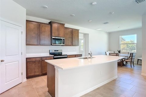 House in San Antonio, Florida 4 bedrooms, 262.73 sq.m. № 2200632 - photo 5