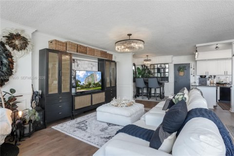 Copropriété à vendre à North Miami, Floride: 2 chambres, 159.05 m2 № 2350493 - photo 26