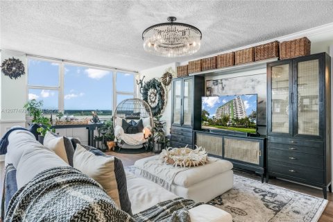 Copropriété à vendre à North Miami, Floride: 2 chambres, 159.05 m2 № 2350493 - photo 4