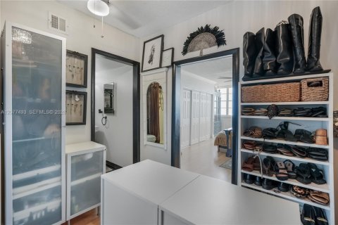Copropriété à vendre à North Miami, Floride: 2 chambres, 159.05 m2 № 2350493 - photo 13