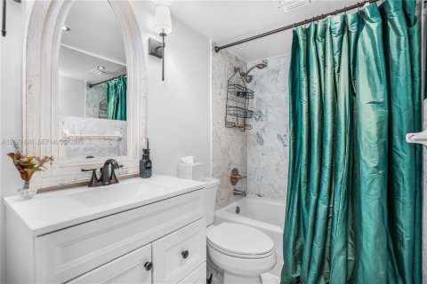 Copropriété à vendre à North Miami, Floride: 2 chambres, 159.05 m2 № 2350493 - photo 24