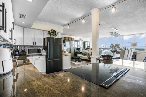 Copropriété à vendre à North Miami, Floride: 2 chambres, 159.05 m2 № 2350493 - photo 3