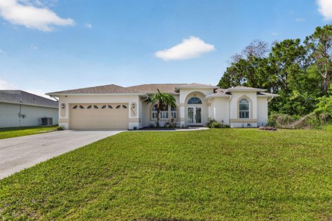 Casa en Port St. Lucie, Florida 3 dormitorios, 200.58 m2 № 2153632