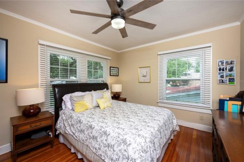 House in Saint Petersburg, Florida 2 bedrooms, 155.24 sq.m. № 1881173 - photo 22