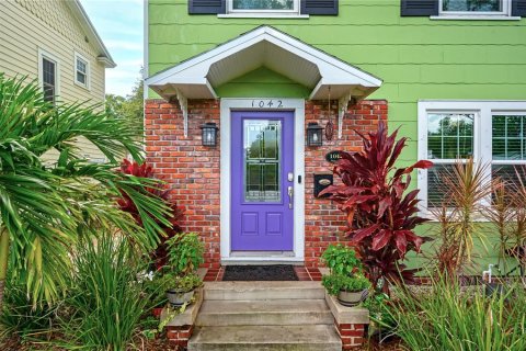 House in Saint Petersburg, Florida 2 bedrooms, 155.24 sq.m. № 1881173 - photo 5