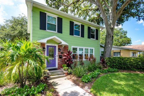 House in Saint Petersburg, Florida 2 bedrooms, 155.24 sq.m. № 1881173 - photo 4