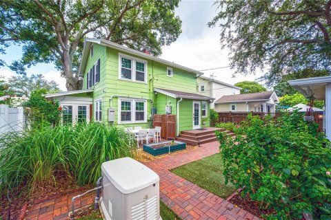 House in Saint Petersburg, Florida 2 bedrooms, 155.24 sq.m. № 1881173 - photo 28