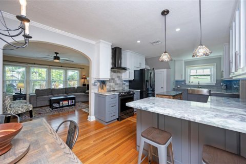 House in Saint Petersburg, Florida 2 bedrooms, 155.24 sq.m. № 1881173 - photo 15