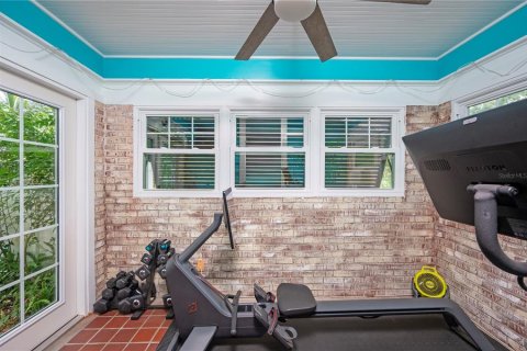 House in Saint Petersburg, Florida 2 bedrooms, 155.24 sq.m. № 1881173 - photo 20