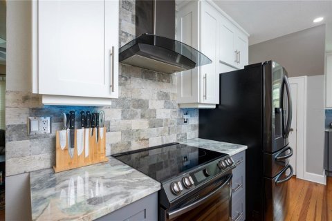 House in Saint Petersburg, Florida 2 bedrooms, 155.24 sq.m. № 1881173 - photo 14