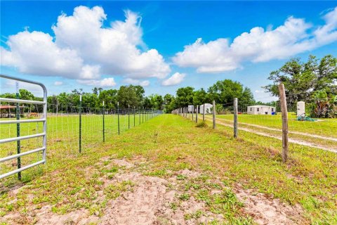 Terreno en venta en Brooksville, Florida № 1724860 - foto 1