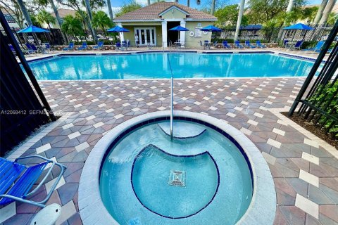 Touwnhouse à vendre à Pembroke Pines, Floride: 2 chambres, 124.3 m2 № 2305404 - photo 30