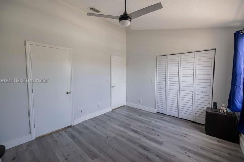 Touwnhouse à vendre à Pembroke Pines, Floride: 2 chambres, 124.3 m2 № 2305404 - photo 19
