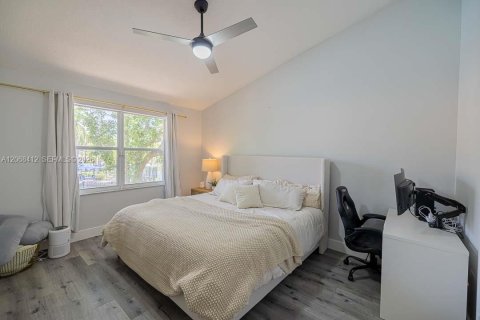 Touwnhouse à vendre à Pembroke Pines, Floride: 2 chambres, 124.3 m2 № 2305404 - photo 12