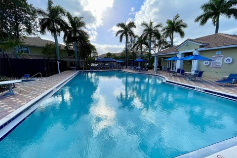 Touwnhouse à vendre à Pembroke Pines, Floride: 2 chambres, 124.3 m2 № 2305404 - photo 29