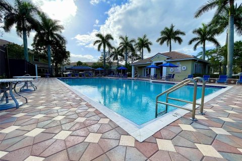 Touwnhouse à vendre à Pembroke Pines, Floride: 2 chambres, 124.3 m2 № 2305404 - photo 28