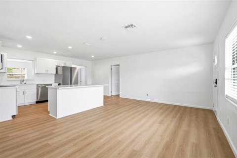 Casa en venta en Largo, Florida, 3 dormitorios, 135.45 m2 № 2157424 - foto 6
