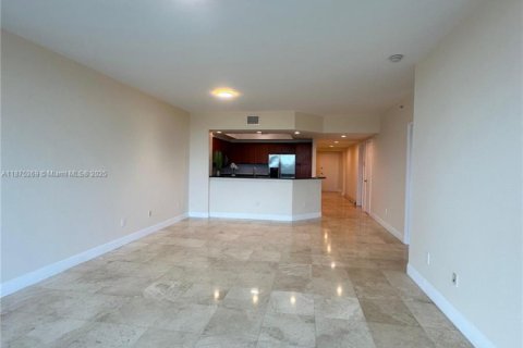 Condominio en alquiler en North Miami, Florida, 3 dormitorios, 167.32 m2 № 1925225 - foto 6