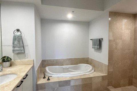 Снять в аренду кондоминиум в Норт-Майами, Флорида 3 спальни, 167.32м2, № 1925225 - фото 11