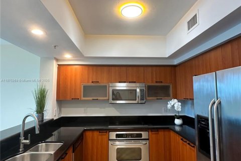 Condominio en alquiler en North Miami, Florida, 3 dormitorios, 167.32 m2 № 1925225 - foto 9