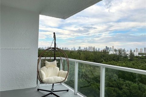 Condominio en alquiler en North Miami, Florida, 3 dormitorios, 167.32 m2 № 1925225 - foto 8