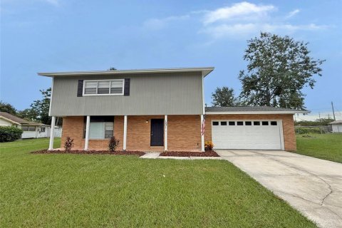 Villa ou maison à Lakeland, Floride 3 chambres, 193.61 m2 № 2403012