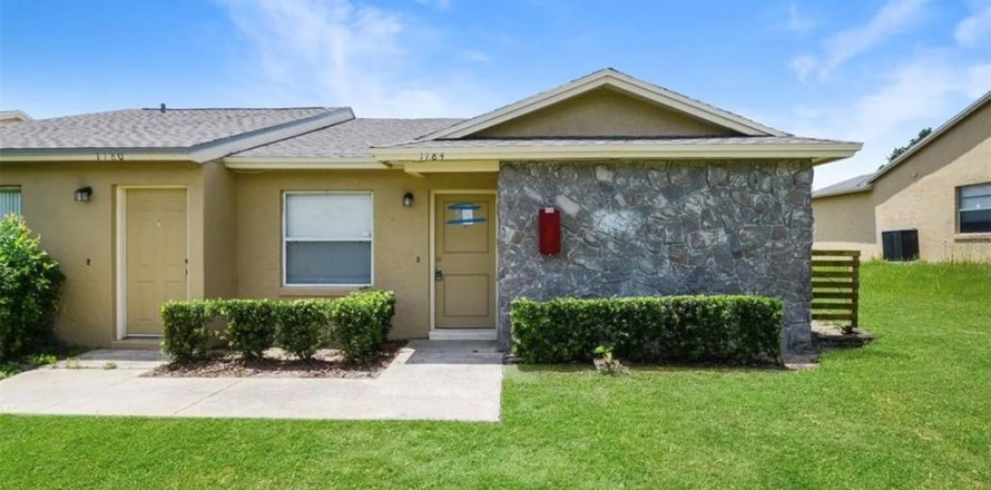 Adosado en Orlando, Florida 3 dormitorios, 102.75 m2 № 2201886