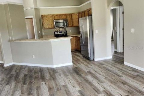 Villa ou maison à louer à Leesburg, Floride: 3 chambres, 140.38 m2 № 2119475 - photo 4
