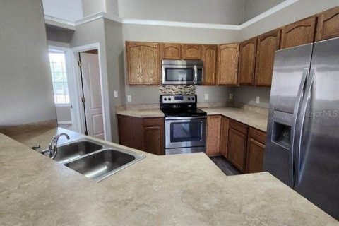 Villa ou maison à louer à Leesburg, Floride: 3 chambres, 140.38 m2 № 2119475 - photo 6