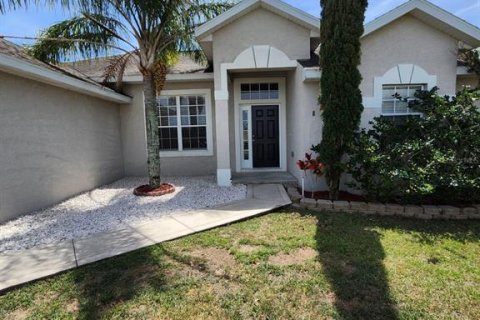 Villa ou maison à louer à Leesburg, Floride: 3 chambres, 140.38 m2 № 2119475 - photo 2