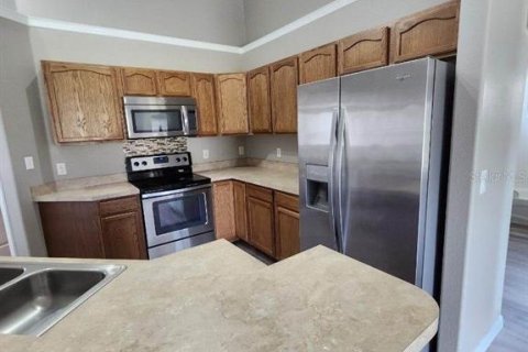 Villa ou maison à louer à Leesburg, Floride: 3 chambres, 140.38 m2 № 2119475 - photo 8